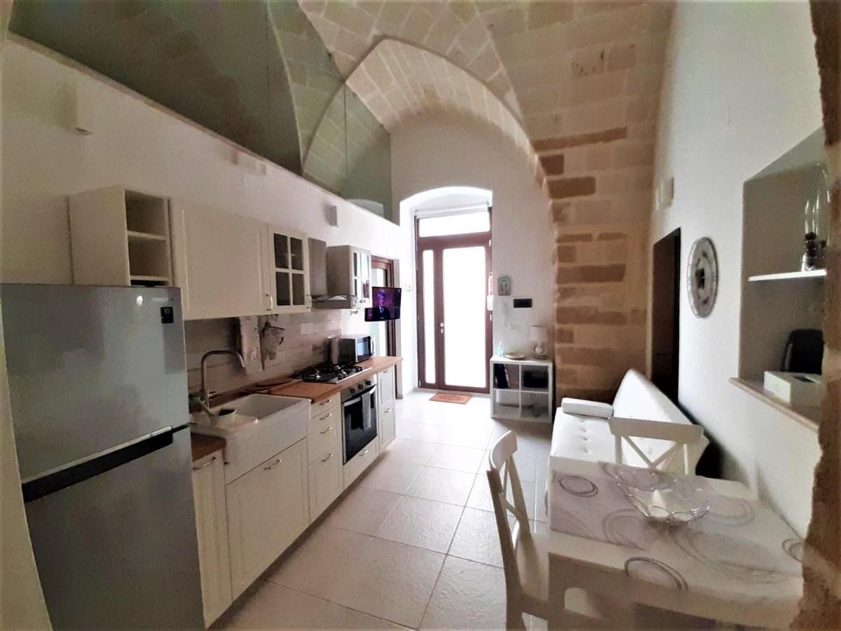 Casa Mima: Locazione Turistica Nel Centro Storico Leilighet Brindisi Eksteriør bilde