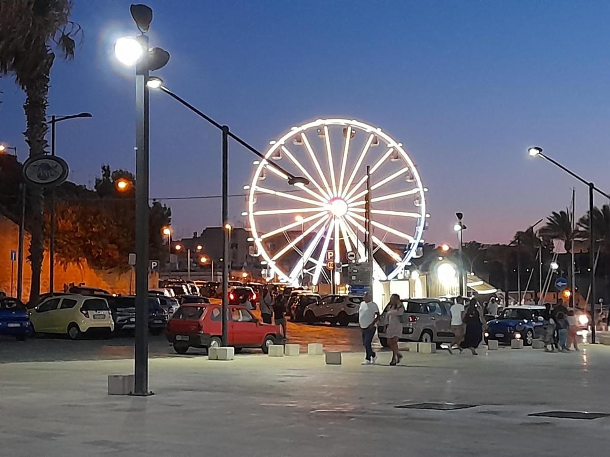 Casa Mima: Locazione Turistica Nel Centro Storico Leilighet Brindisi Eksteriør bilde